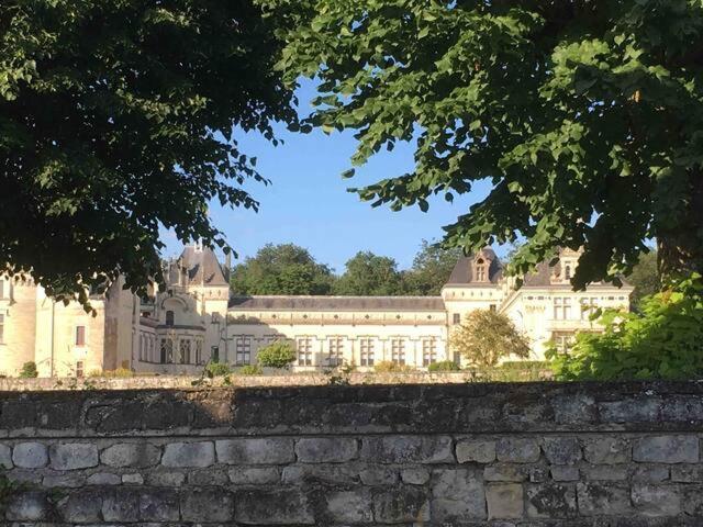 Aupres Du Chateau Breze Exterior foto